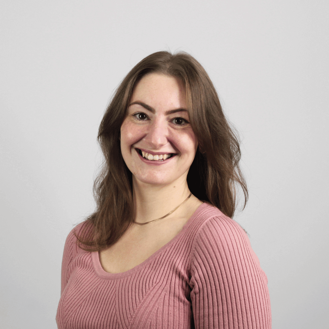 Hannah Robinson Headshot